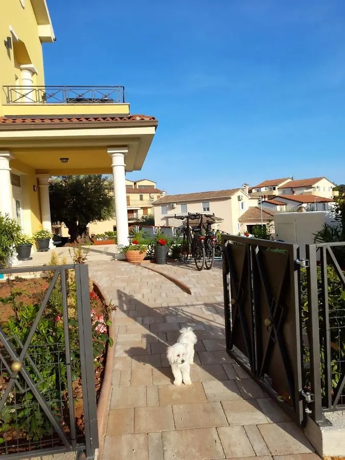 公寓 Villa Istriana Ližnjan 克罗地亚
